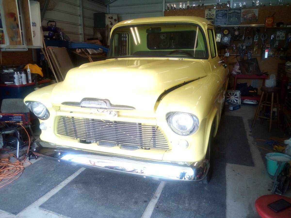 Chevrolet-3100-5-window-truck-1957-yellow-808-1