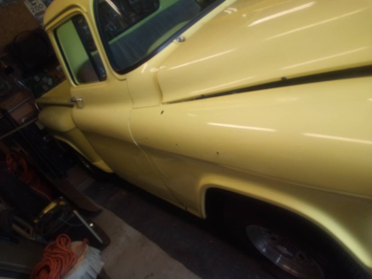 Chevrolet-3100-5-window-truck-1957-yellow-808-11