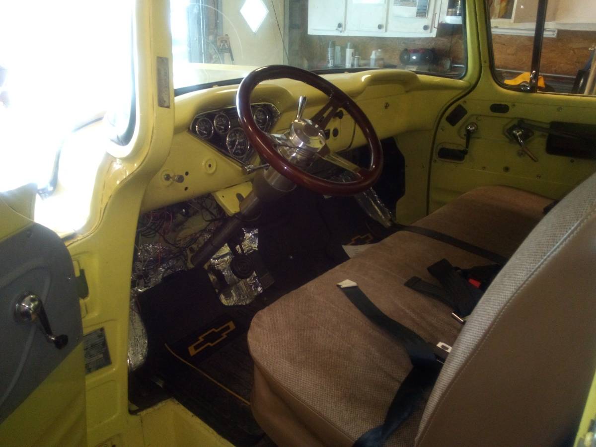 Chevrolet-3100-5-window-truck-1957-yellow-808-7