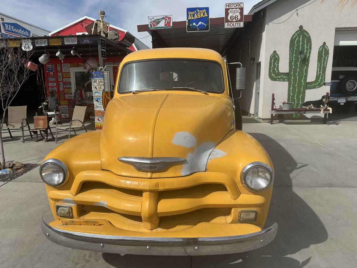 Chevrolet-3100-panel-1955-yellow-109435-2