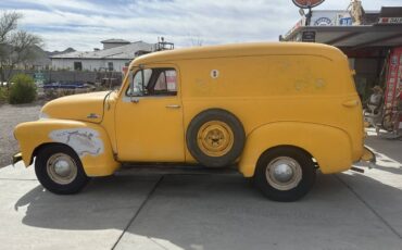 Chevrolet-3100-panel-1955-yellow-109435