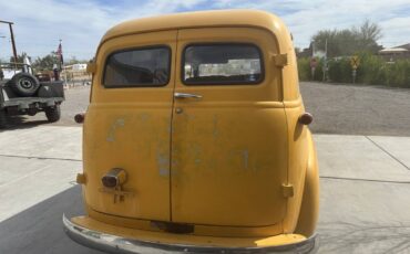 Chevrolet-3100-panel-1955-yellow-109435-5