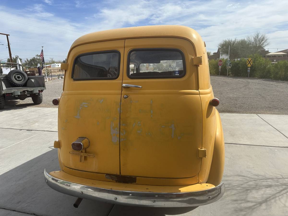 Chevrolet-3100-panel-1955-yellow-109435-5