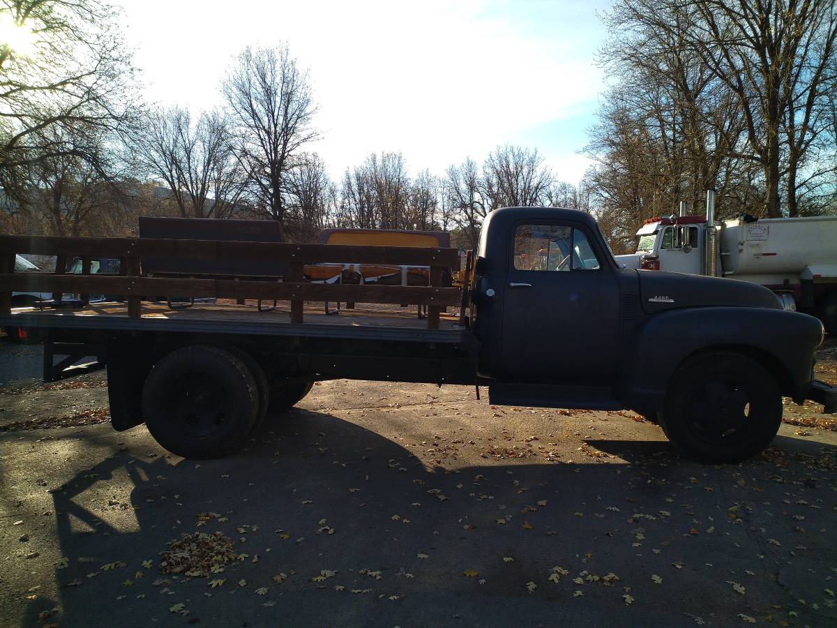 Chevrolet-4400-1954-green-43452-3