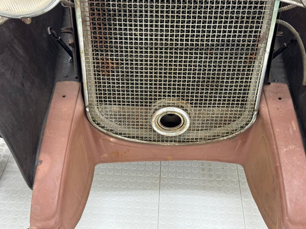 Chevrolet-AE-Independence-Cabriolet-1931-Rust-Oxide-Primer-Black-30516-8