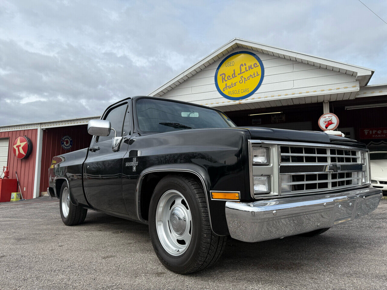 Chevrolet-C-10-Pickup-1985-Black-Black-198683-1