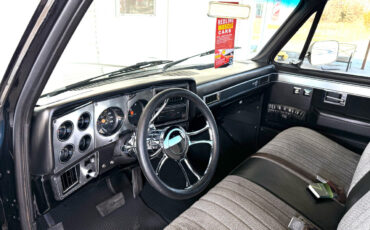 Chevrolet-C-10-Pickup-1985-Black-Black-198683-20