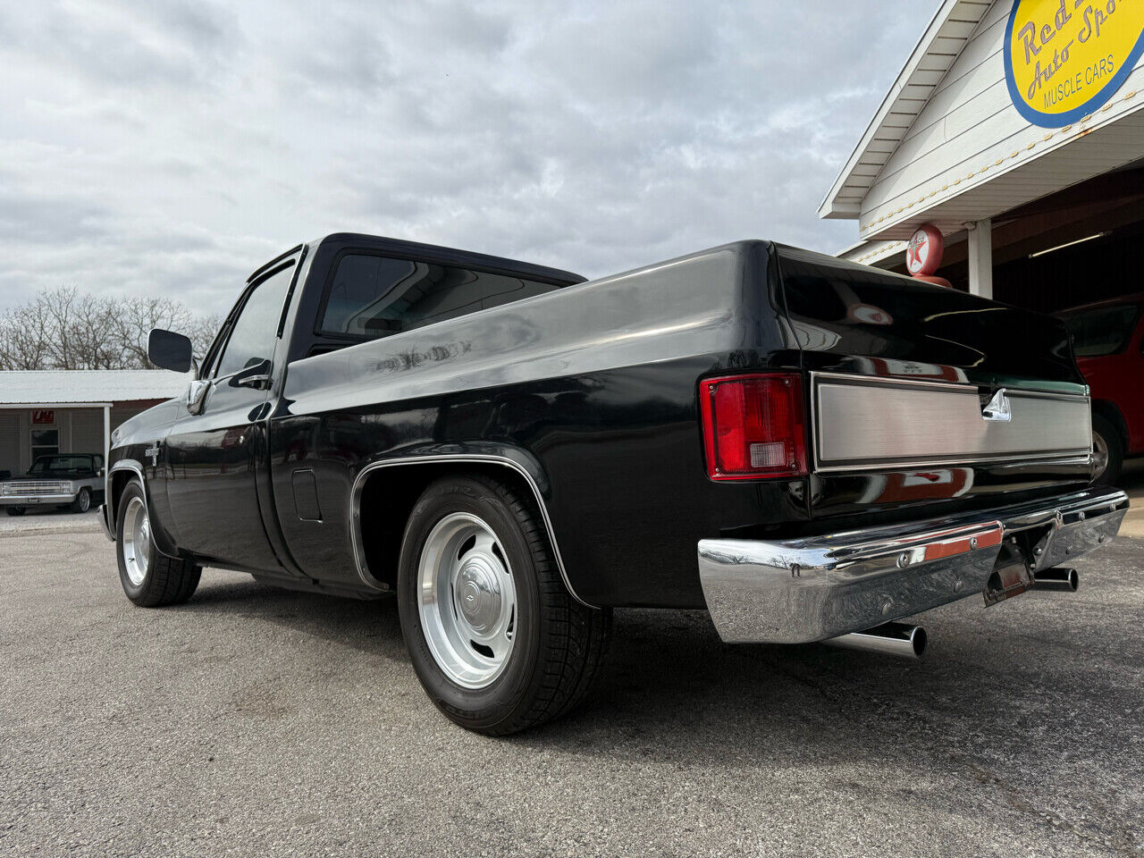 Chevrolet-C-10-Pickup-1985-Black-Black-198683-4