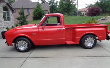 Chevrolet-C10-1967-red-110159-1