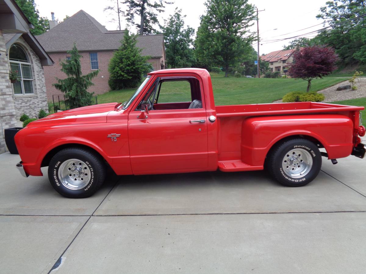 Chevrolet-C10-1967-red-110159-1