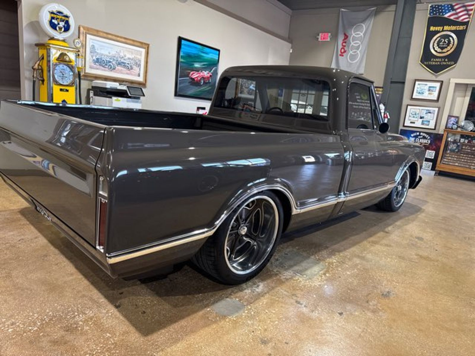 Chevrolet-C10-Pickup-1968-Brown-Brown-483-3