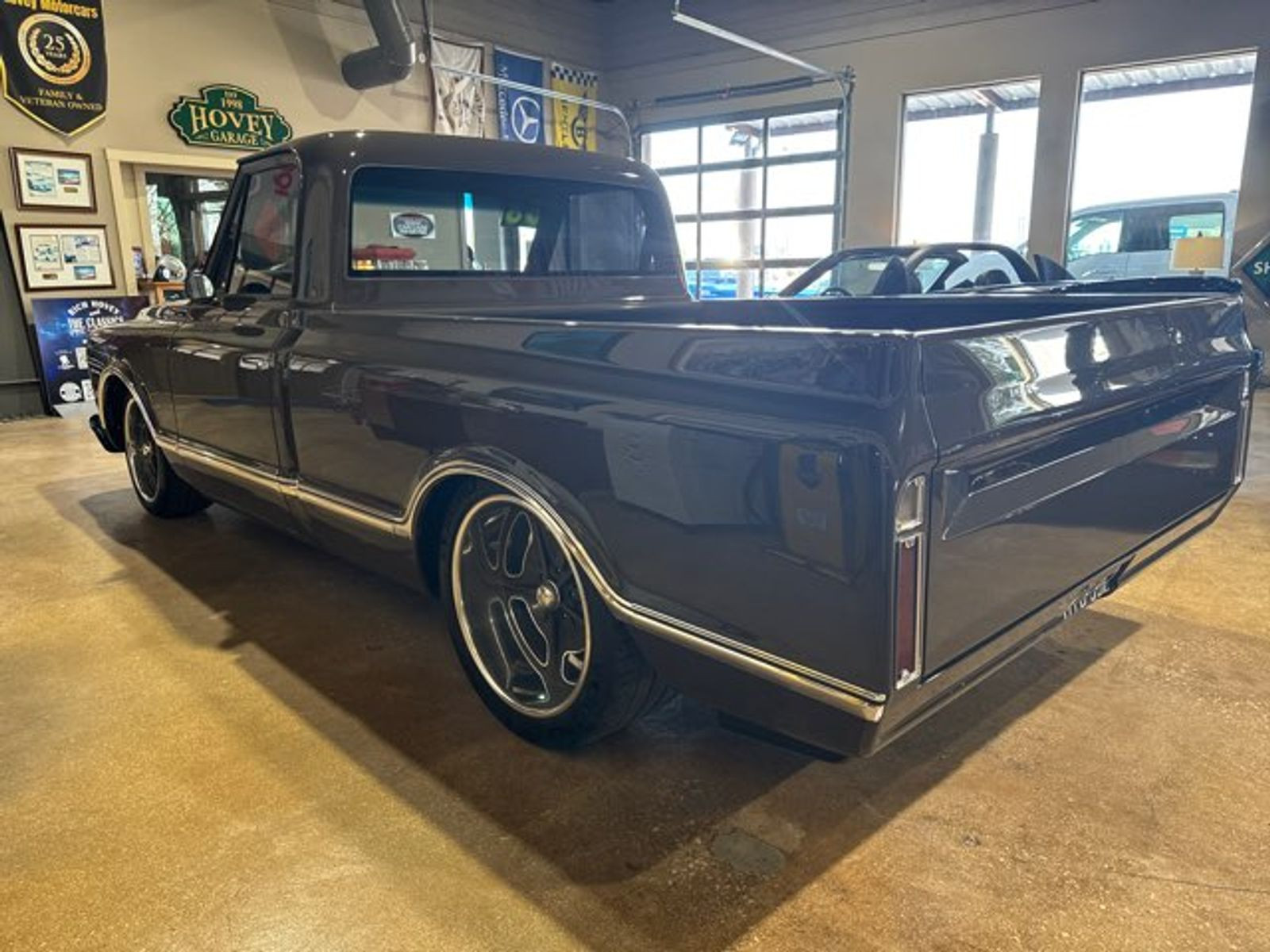 Chevrolet-C10-Pickup-1968-Brown-Brown-483-4