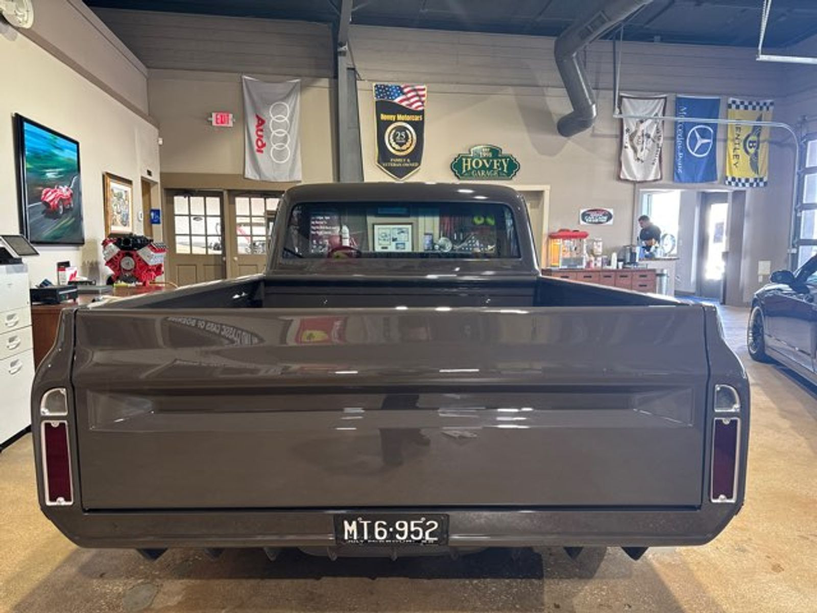 Chevrolet-C10-Pickup-1968-Brown-Brown-483-6