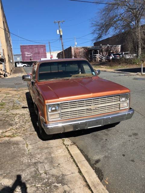 Chevrolet-C10-pickup-1984-64374-2