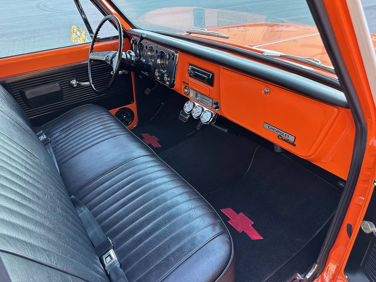 Chevrolet-C10-swb-1969-orange-1609-15