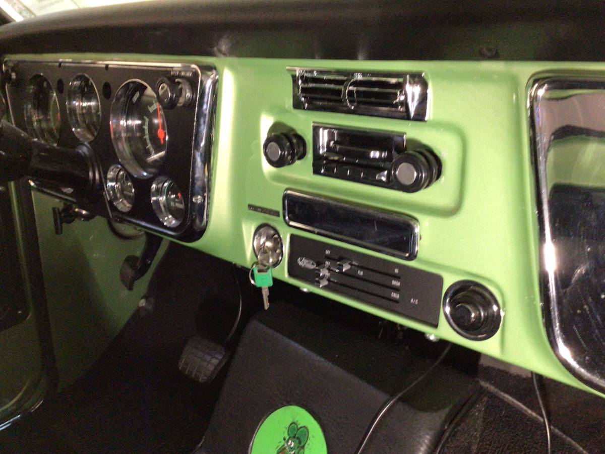 Chevrolet-C10-swb-1972-green-86993-18