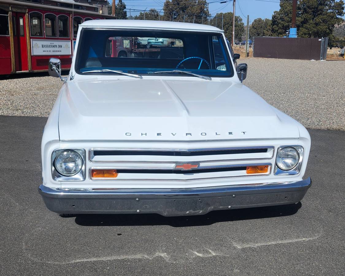 Chevrolet-C10-truck-1967-white-8047-2