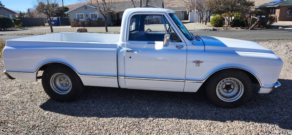 Chevrolet-C10-truck-1967-white-8047-9