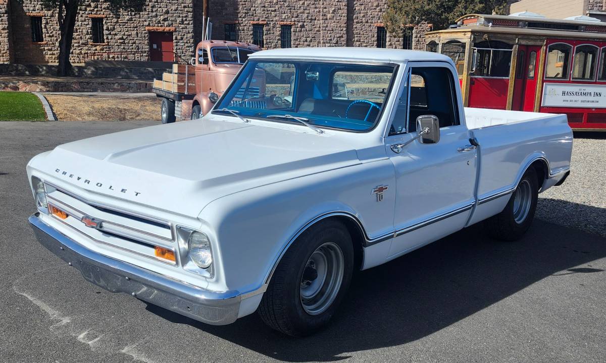 Chevrolet-C10-truck-1967-white-8047