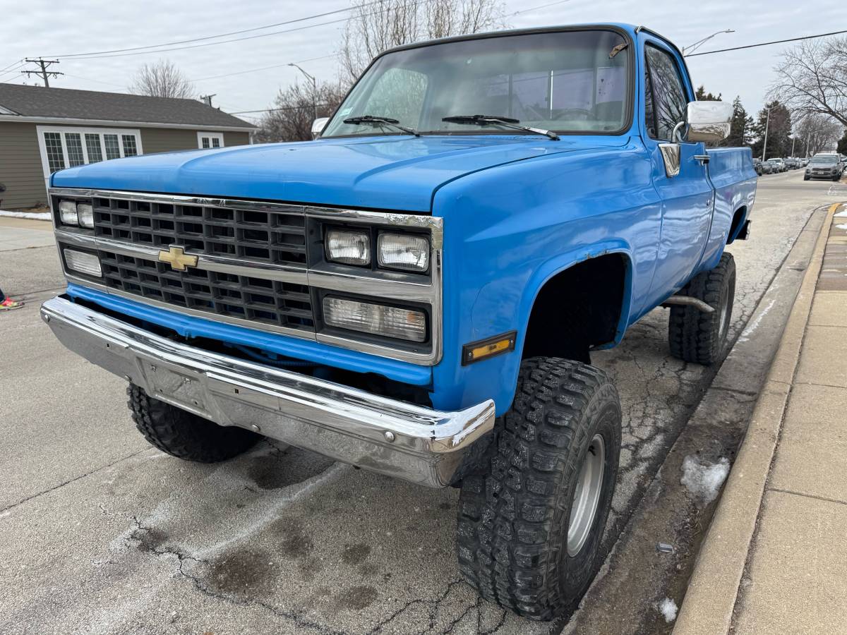 Chevrolet-C10-truck-1988-blue-225308