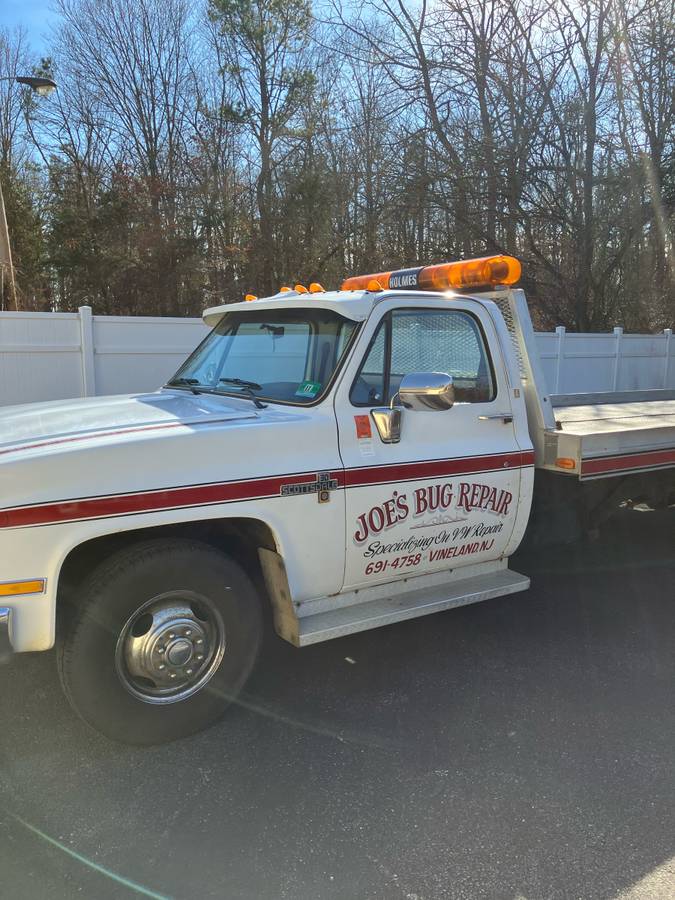 Chevrolet-C30-1985-white-182660