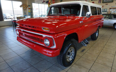 Chevrolet-CK-10-Suburban-1965-Red-Gray-81299-2