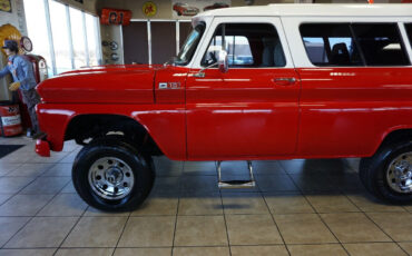 Chevrolet-CK-10-Suburban-1965-Red-Gray-81299-37