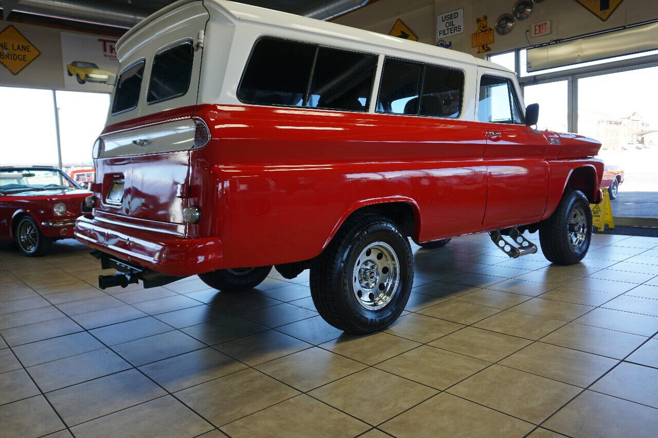 Chevrolet-CK-10-Suburban-1965-Red-Gray-81299-6