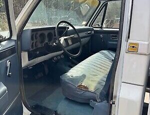 Chevrolet-CK-Pickup-1500-1985-White-249646-11