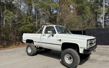 Chevrolet-CK-Pickup-1500-1985-White-249646-3