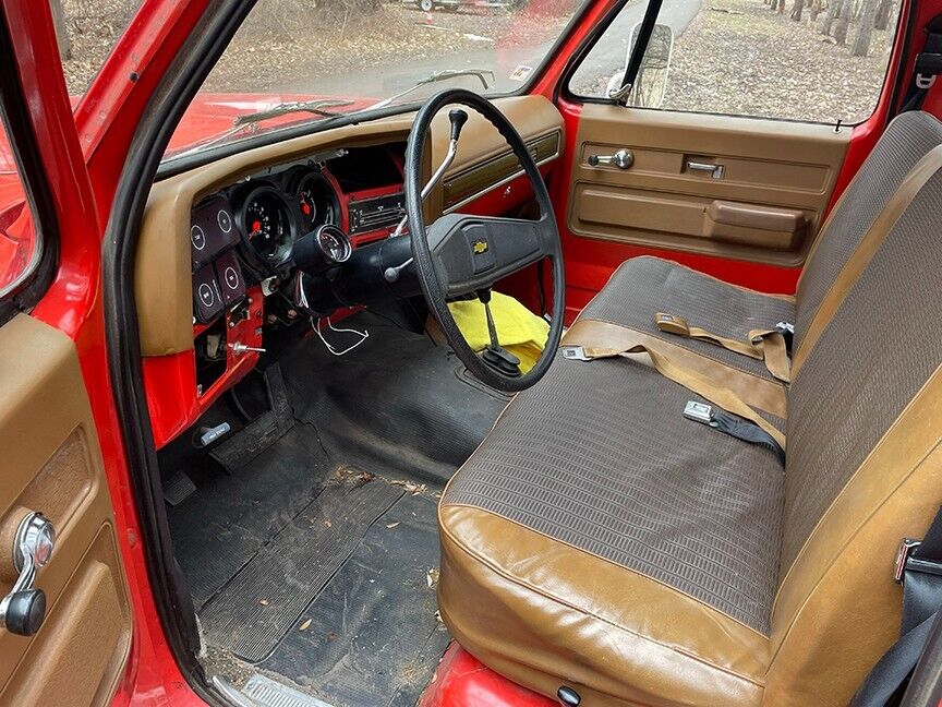 Chevrolet-CK-Pickup-2500-Pickup-1974-Red-Tan-22531-22