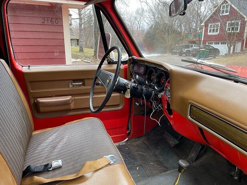 Chevrolet-CK-Pickup-2500-Pickup-1974-Red-Tan-22531-24