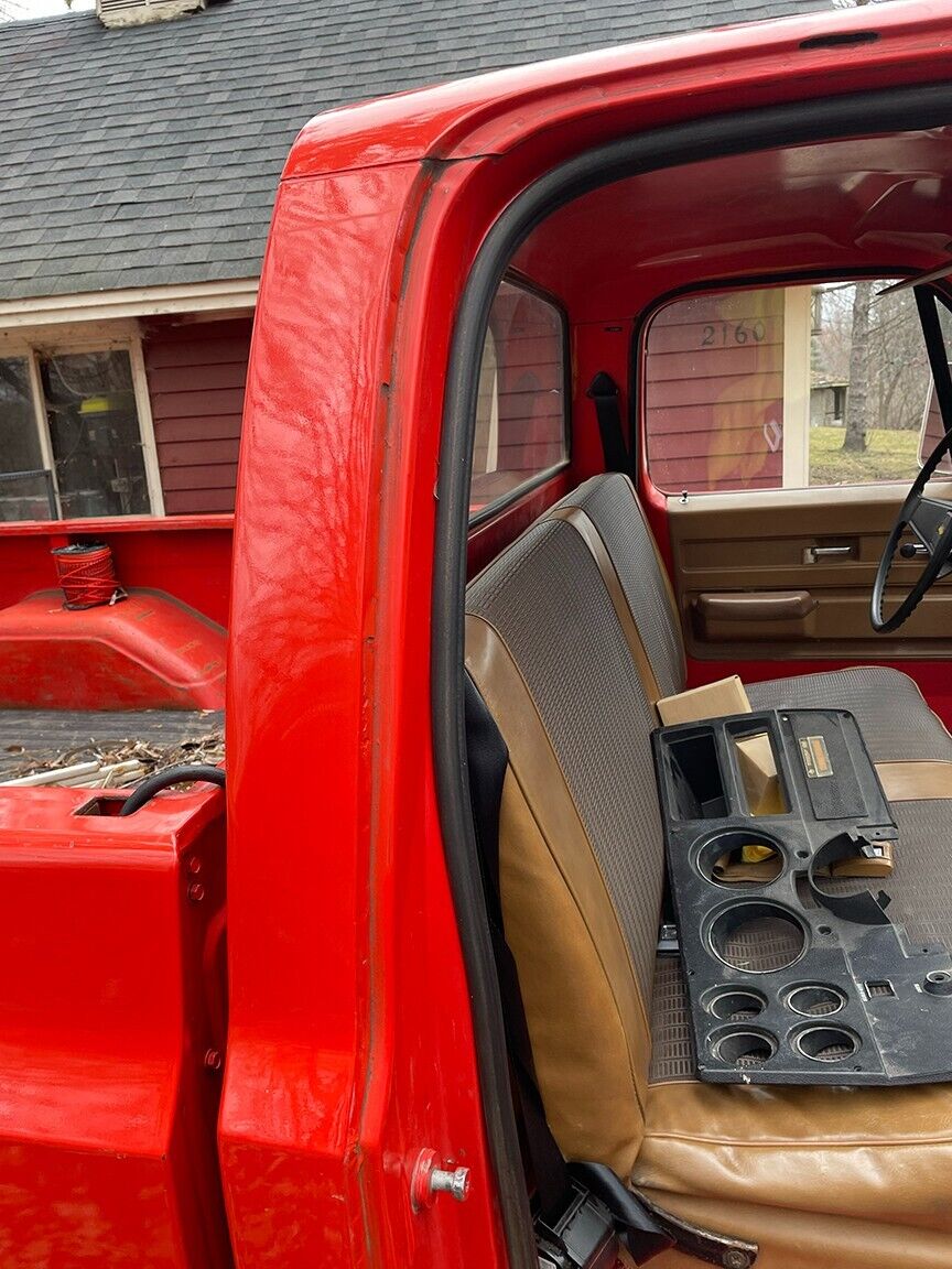 Chevrolet-CK-Pickup-2500-Pickup-1974-Red-Tan-22531-8