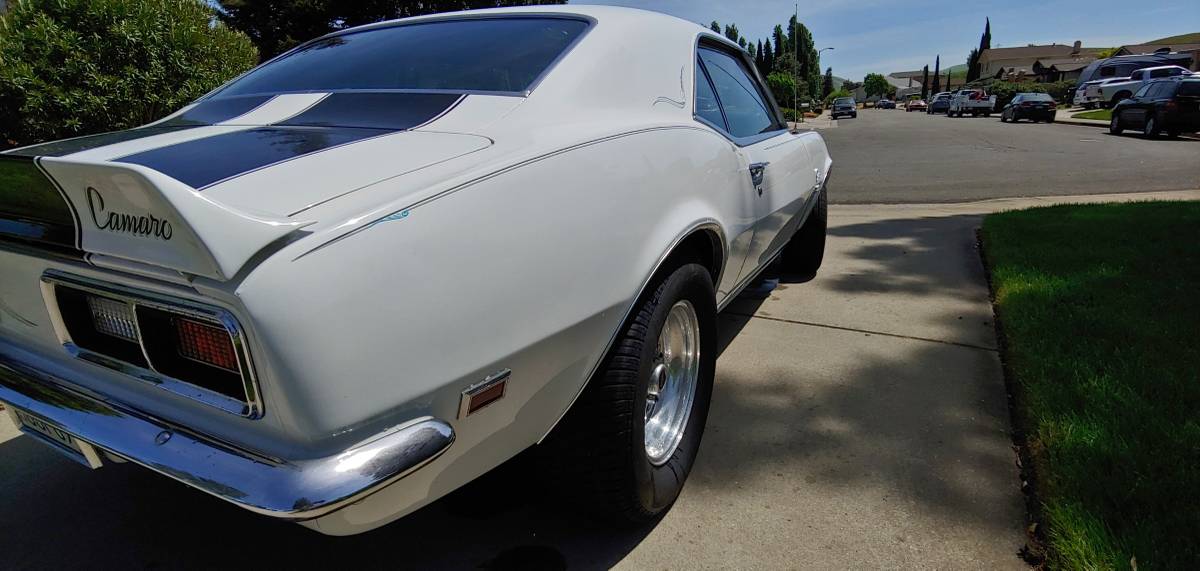 Chevrolet-Camaro-1968-white-72420-1