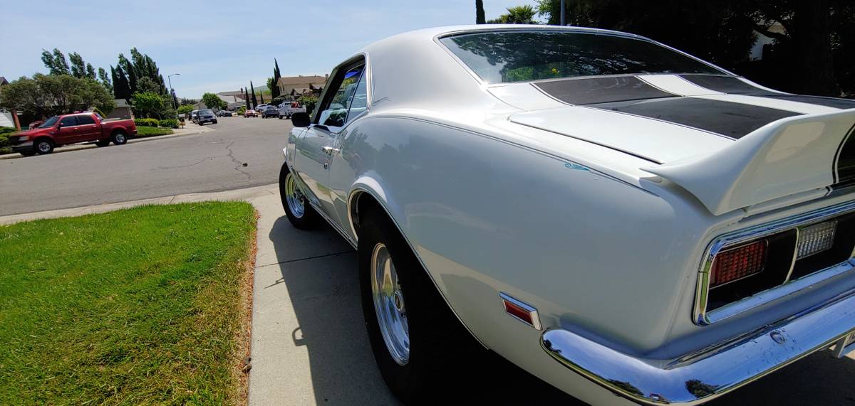 Chevrolet-Camaro-1968-white-72420-2