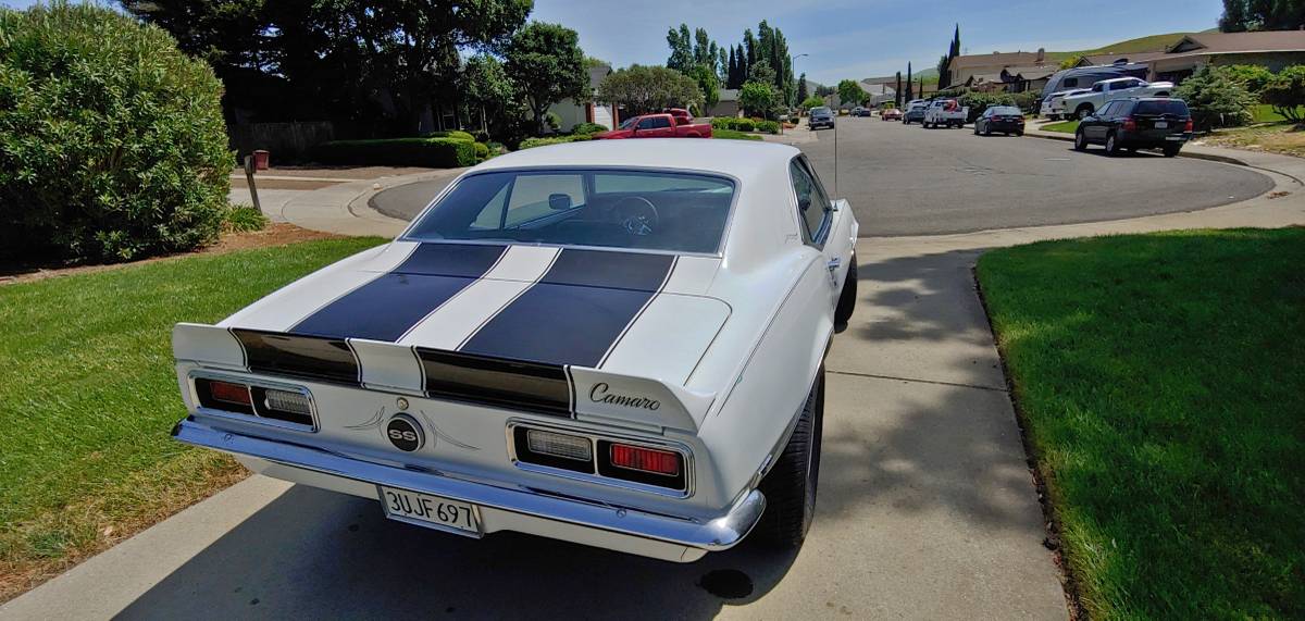 Chevrolet-Camaro-1968-white-72420-3