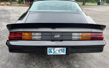 Chevrolet-Camaro-1981-Black-Silver-54718-13