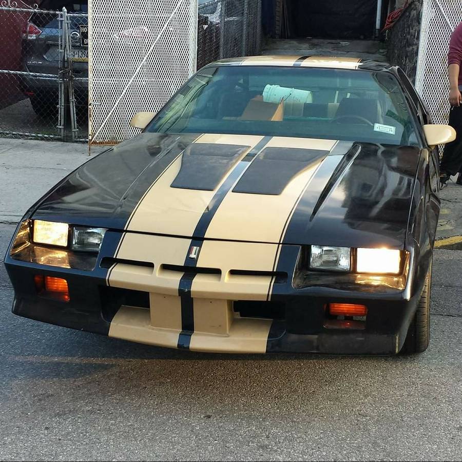 Chevrolet-Camaro-1983-black-50630-1