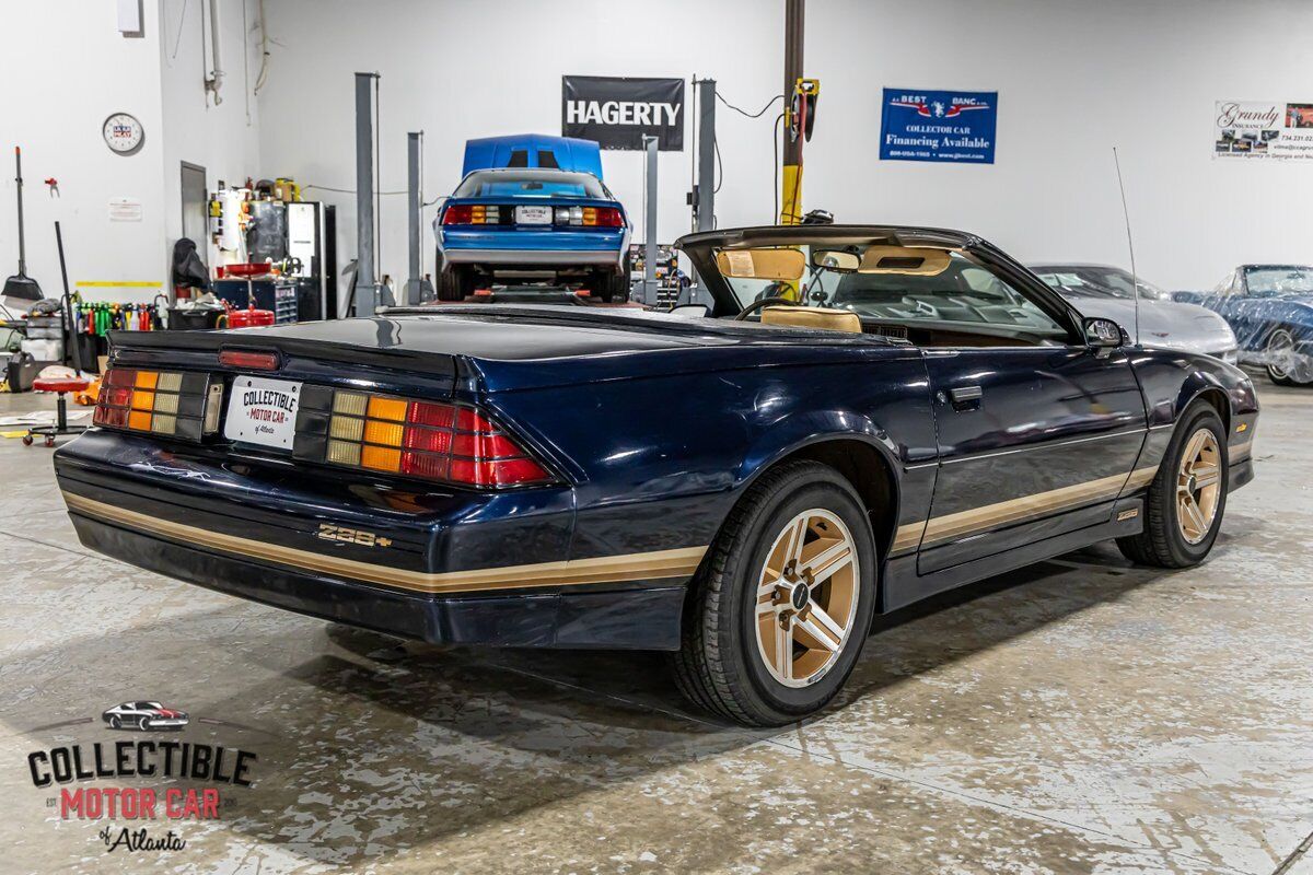 Chevrolet-Camaro-Coupe-1987-Blue-Tan-101685-9