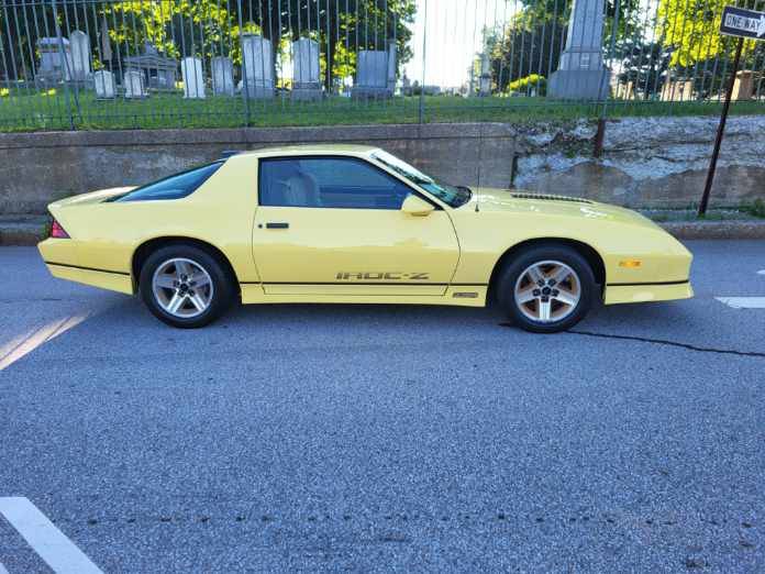 Chevrolet-Camaro-z28-iroc-coupe-1986-89194-1