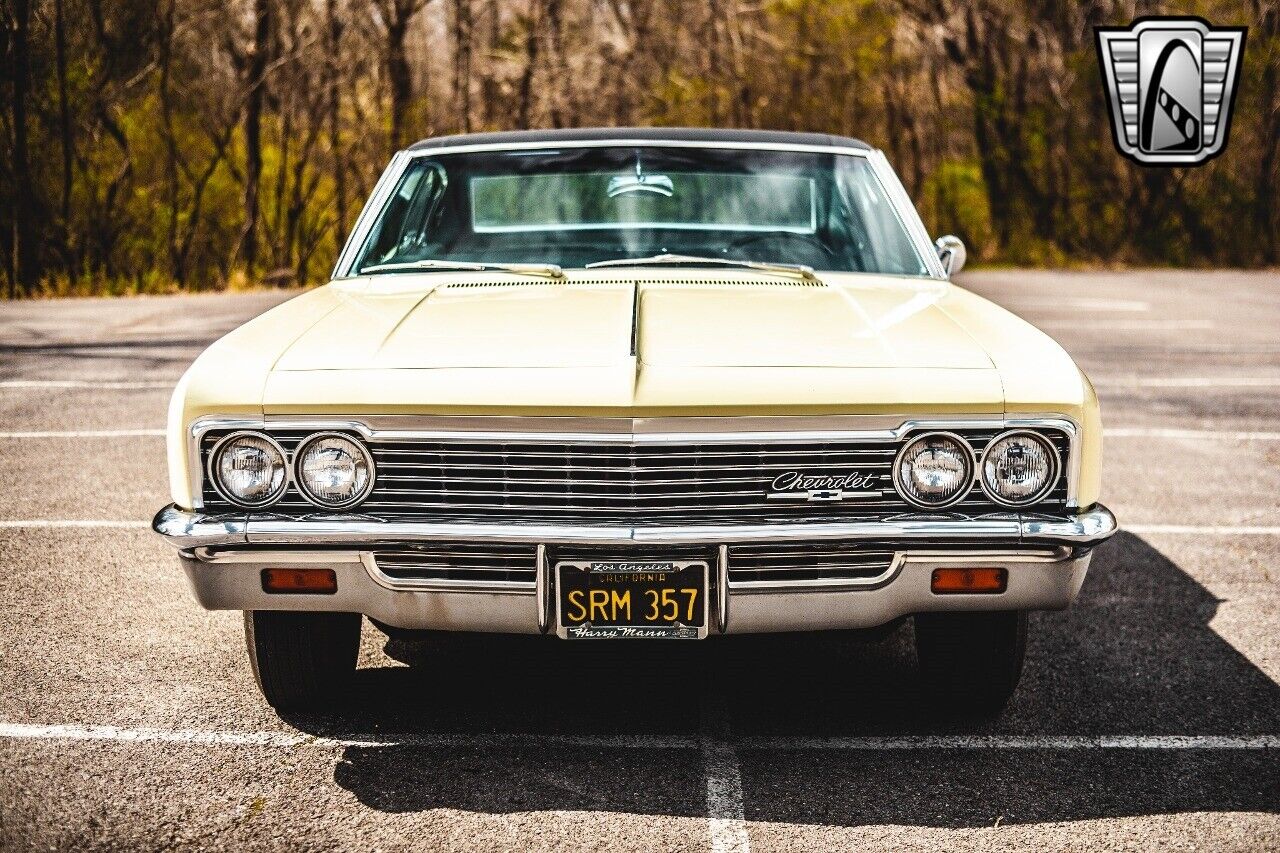 Chevrolet-Caprice-1966-Yellow-Black-83536-10