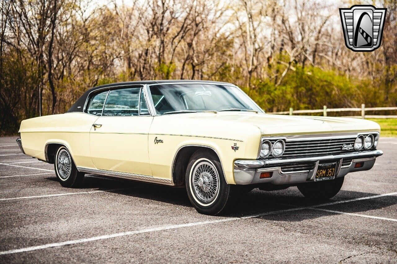 Chevrolet-Caprice-1966-Yellow-Black-83536-9