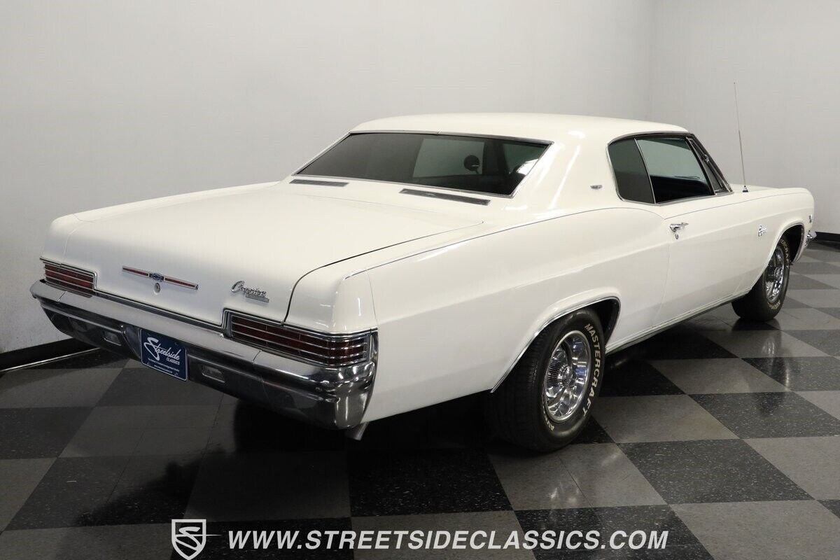 Chevrolet-Caprice-Coupe-1966-White-Blue-9362-10