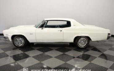 Chevrolet-Caprice-Coupe-1966-White-Blue-9362-2