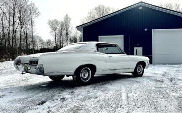 Chevrolet-Caprice-Coupe-1967-White-Blue-16093-11