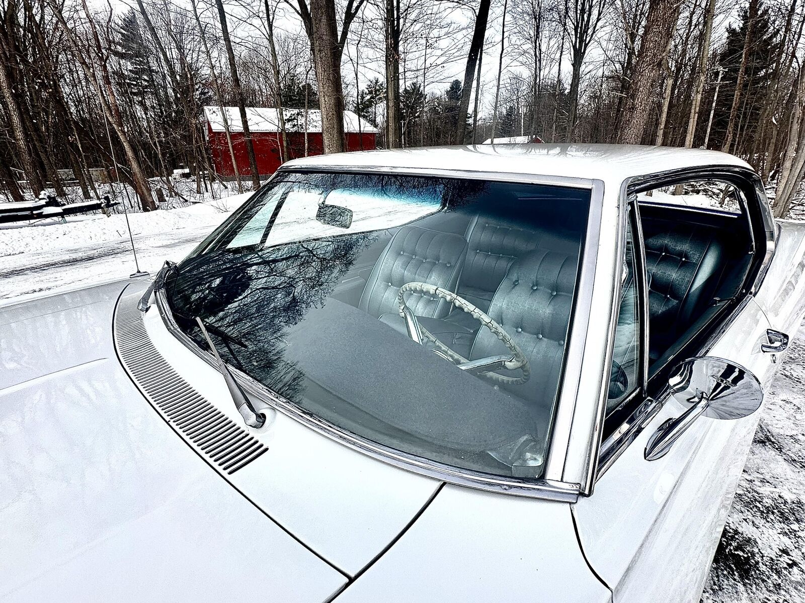 Chevrolet-Caprice-Coupe-1967-White-Blue-16093-21