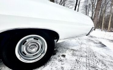 Chevrolet-Caprice-Coupe-1967-White-Blue-16093-26