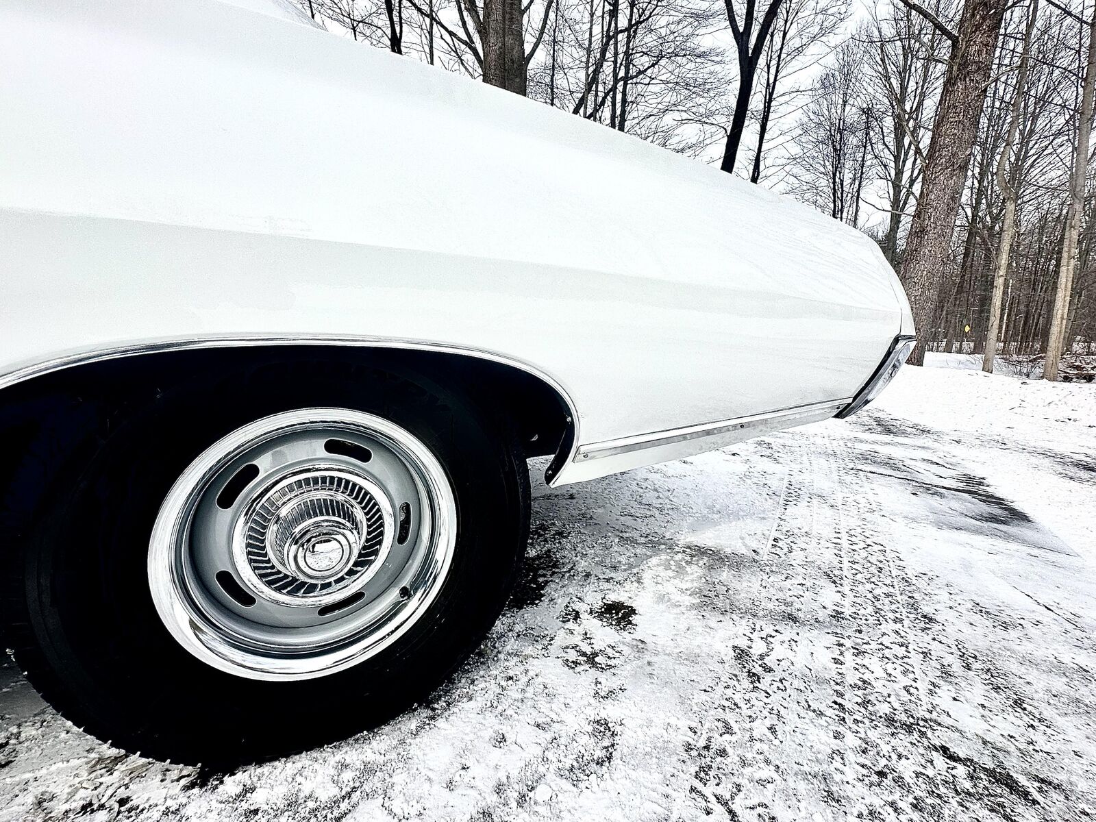 Chevrolet-Caprice-Coupe-1967-White-Blue-16093-26