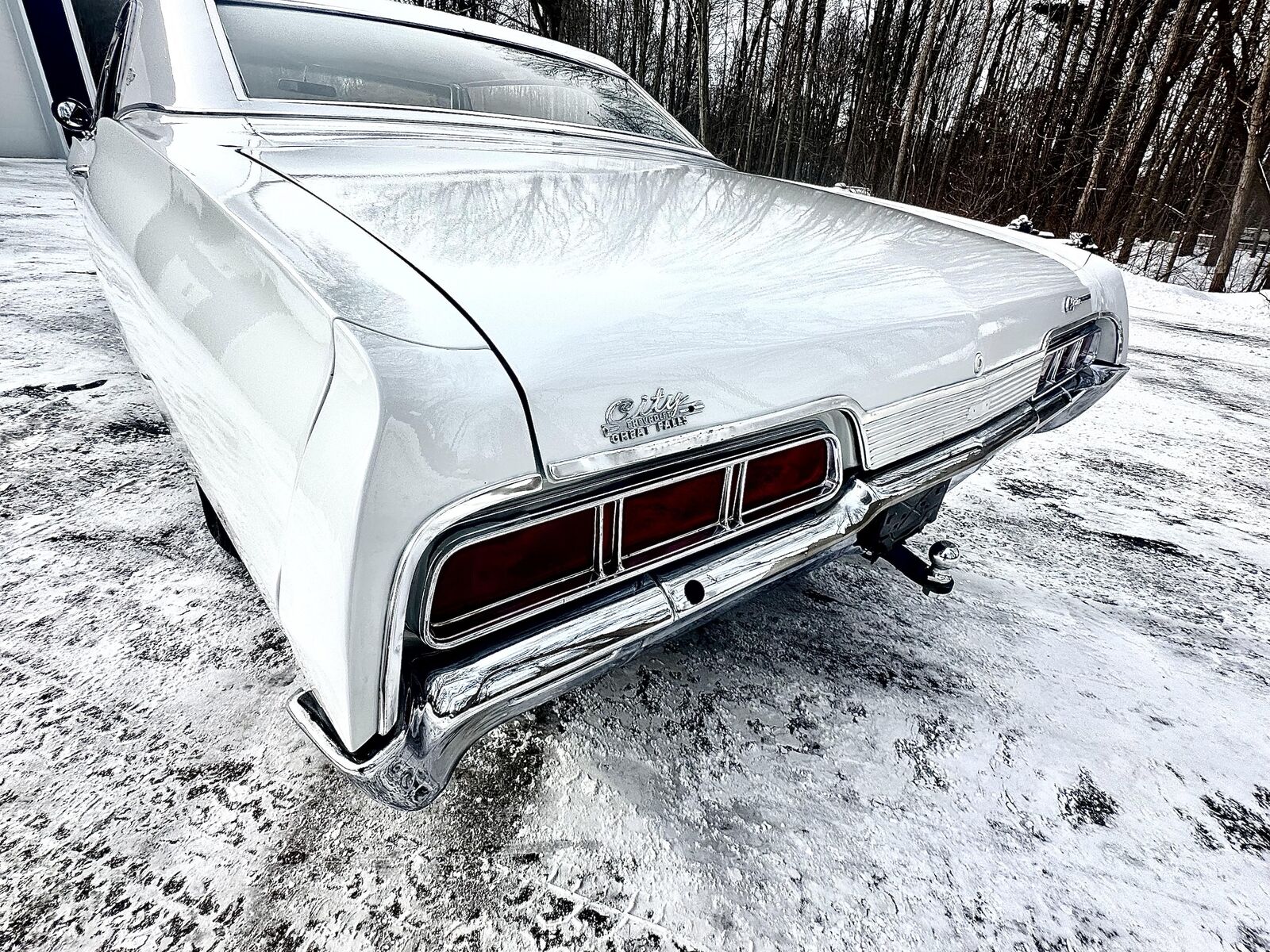 Chevrolet-Caprice-Coupe-1967-White-Blue-16093-28