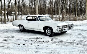 Chevrolet-Caprice-Coupe-1967-White-Blue-16093-4